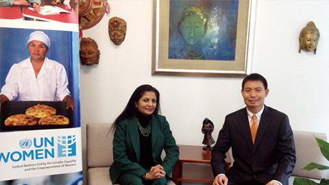 南非首位女性副总统 联合国会见珀莱雅CEO